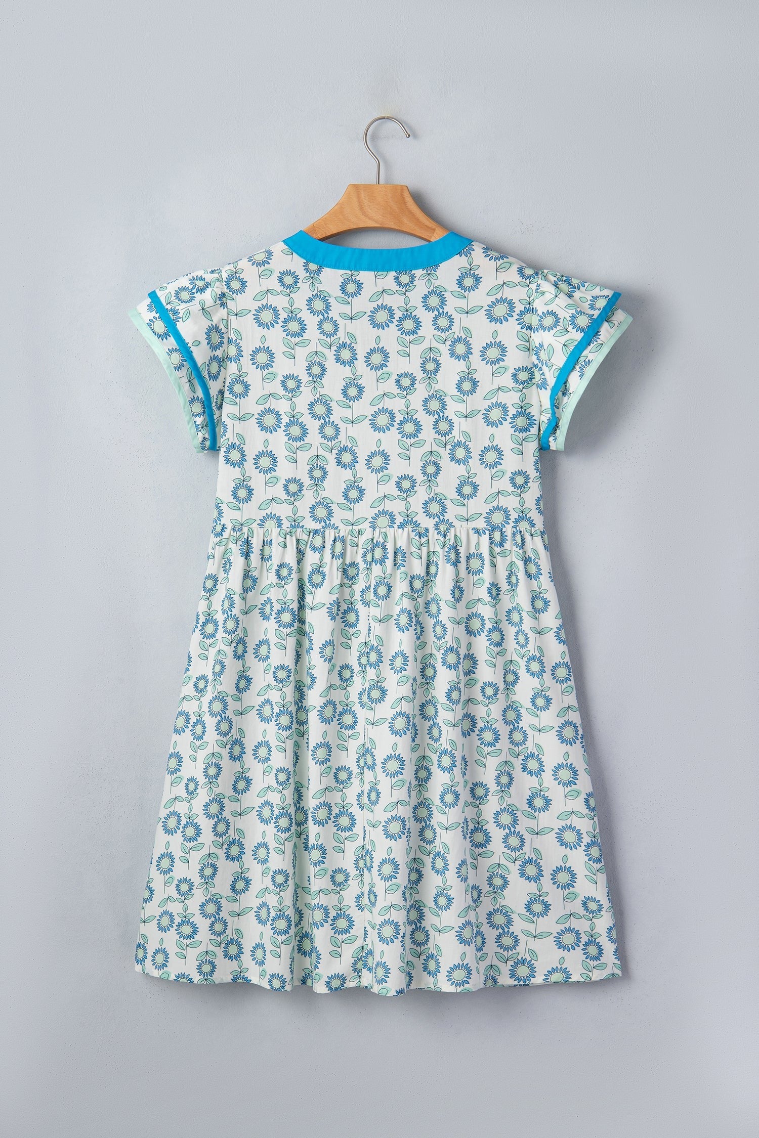 Floral Contrast Trim V-Neck Flutter Sleeve Dress